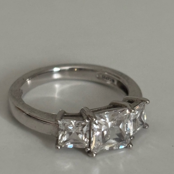 Jewelry - Sterling Silver Cubic Zirconia ring